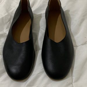 Everlane Like-New condition, Day glove black leather flats